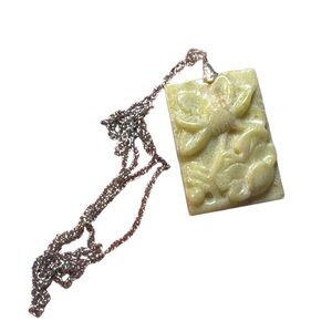Vintage chinese export yellow Jade carved flower pendant necklace sterling 925